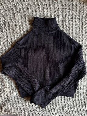 Black Turtleneck Ribbed cropped Sweater